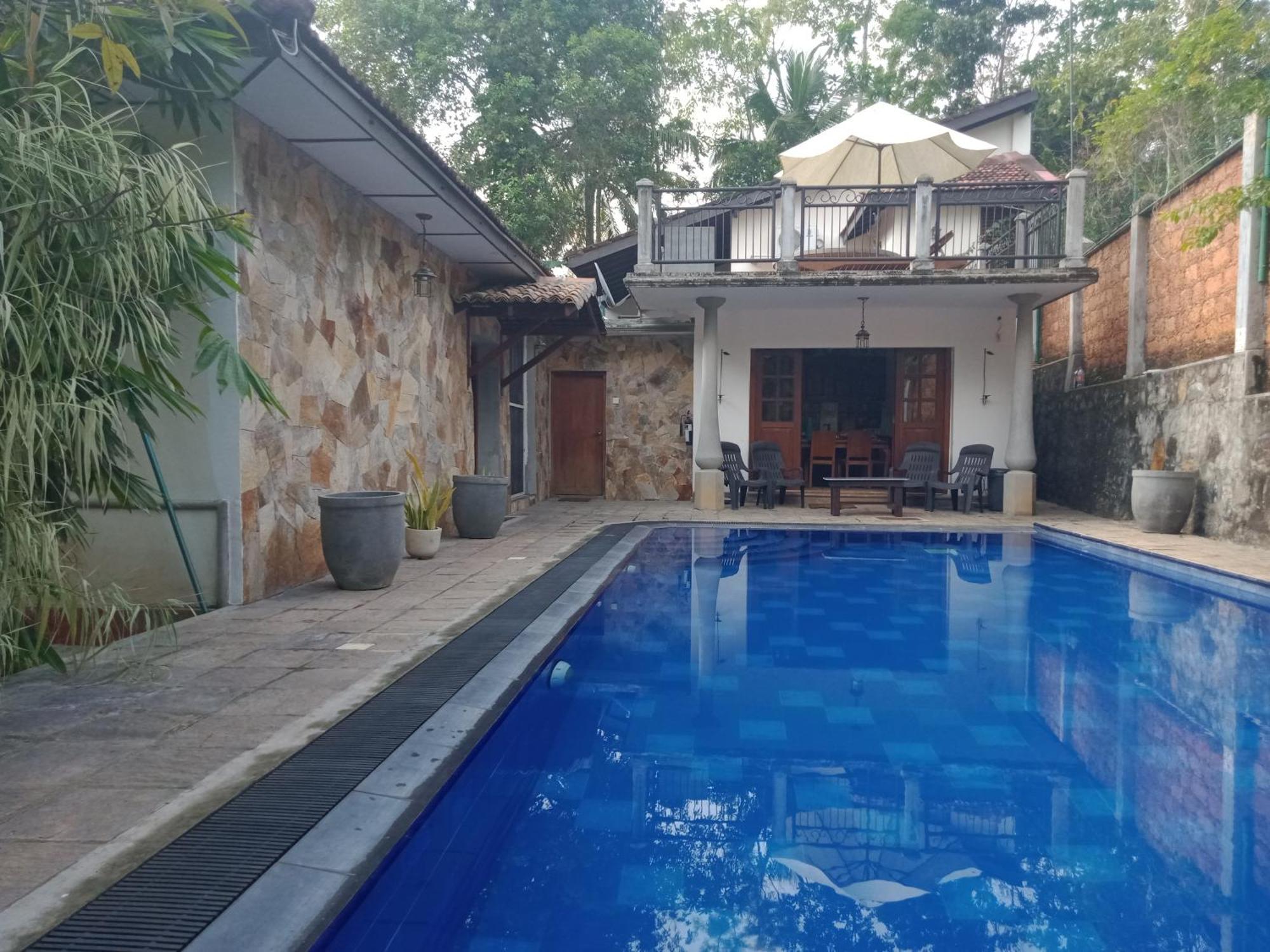 Siriniwasa Luxury Villa With Private Pool Индурува Экстерьер фото