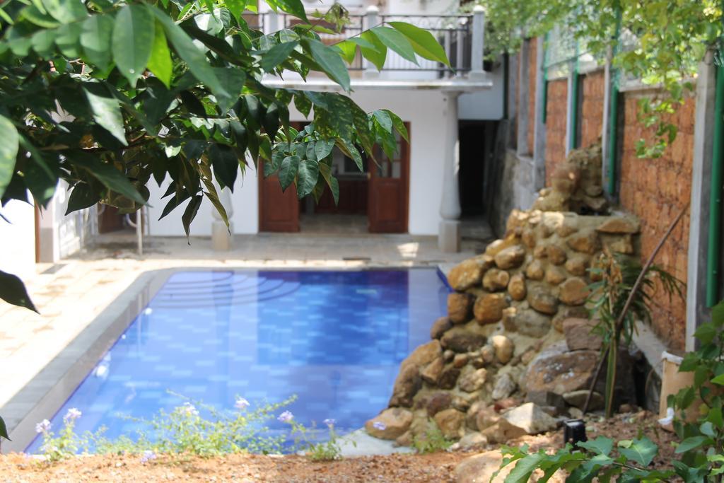 Siriniwasa Luxury Villa With Private Pool Индурува Экстерьер фото