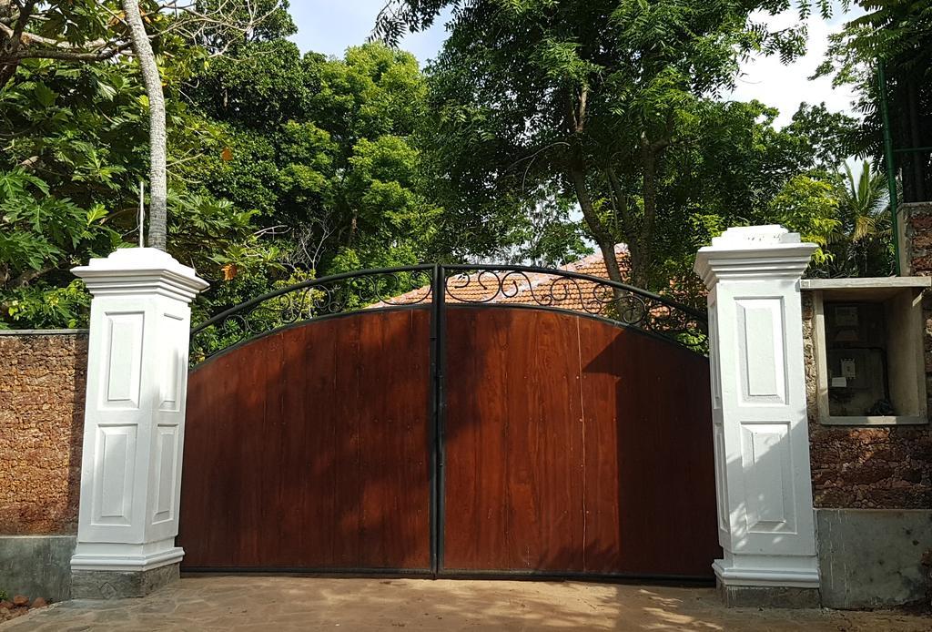 Siriniwasa Luxury Villa With Private Pool Индурува Экстерьер фото