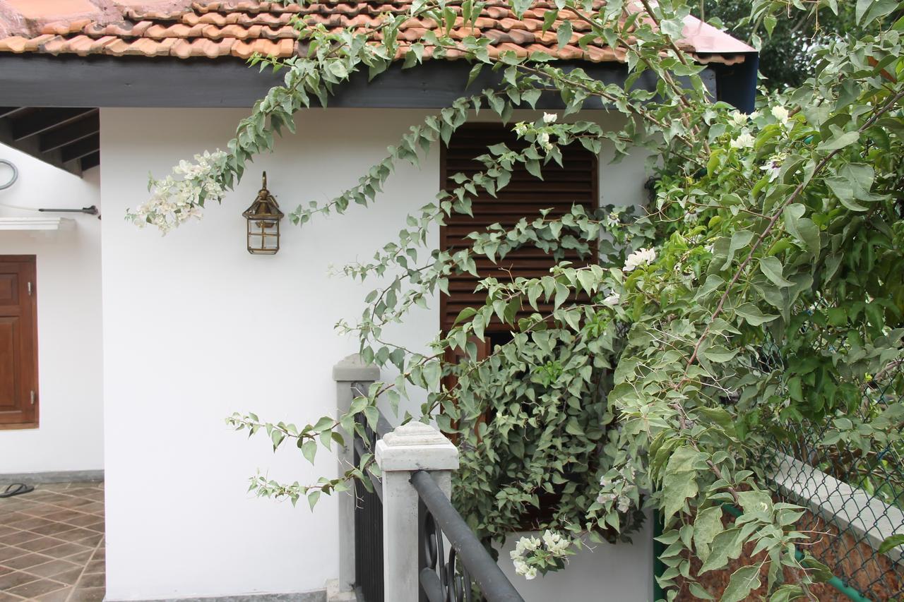 Siriniwasa Luxury Villa With Private Pool Индурува Экстерьер фото