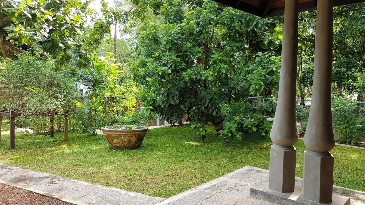 Siriniwasa Luxury Villa With Private Pool Индурува Экстерьер фото